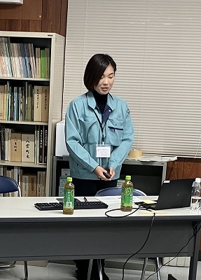 講師の鈴木研究職員