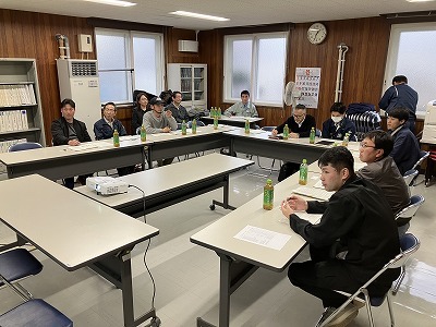 遊楽部和牛研究会会員、JAや飼料メーカー等が参加