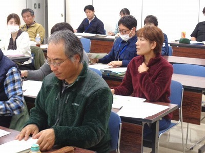 会員の皆さんも活発に意見を交わしました